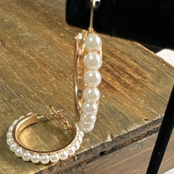 Pearl pave gold steel medium and chunky hoop earrings/ wisdom - Picture 2 of 4